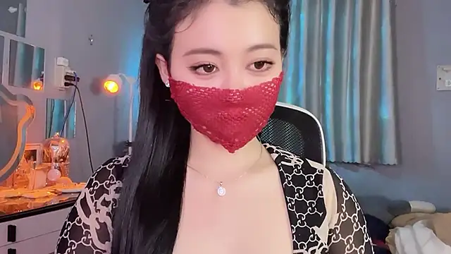 Snapshot of MI_KA22 chatting on 09.30.25 MI KA22 online show from 09.30.25