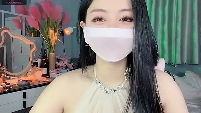 Snapshot of MI_KA22 chatting on 10.21.25 MI KA22 online show from 10.21.25