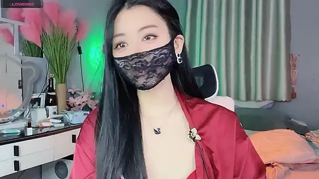 Snapshot of MI_KA22 chatting on 10.25.25 MI KA22 online show from 10.25.25