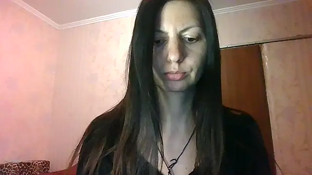 Snapshot of AliseWats chatting on 03.11.25 AliseWats online show from 03.11.25