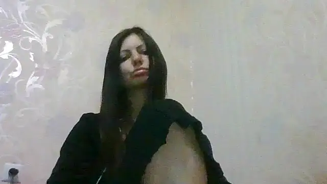 Snapshot of AliseWats chatting on 09.13.25 AliseWats online show from 09.13.25