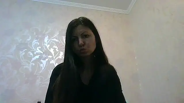 Snapshot of AliseWats chatting on 09.28.25 AliseWats online show from 09.28.25