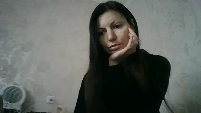 Snapshot of AliseWats chatting on 10.02.25 AliseWats online show from 10.02.25