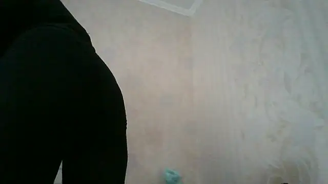 Snapshot of AliseWats chatting on 10.11.25 AliseWats online show from 10.11.25