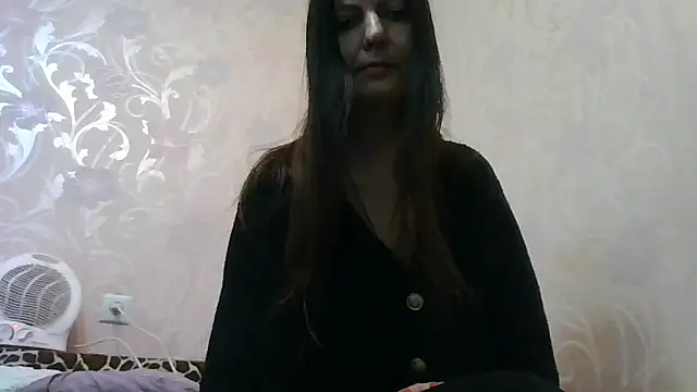 Snapshot of AliseWats chatting on 10.26.25 AliseWats online show from 10.26.25