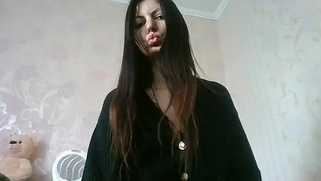 Snapshot of AliseWats chatting on 11.02.25 AliseWats online show from 11.02.25