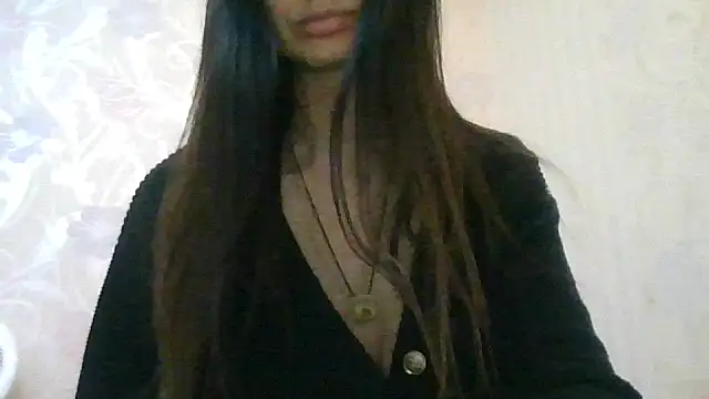 Snapshot of AliseWats chatting on 11.13.25 AliseWats online show from 11.13.25