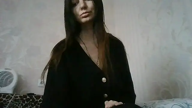 Snapshot of AliseWats chatting on 11.16.25 AliseWats online show from 11.16.25