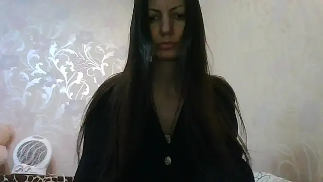 Snapshot of AliseWats chatting on 11.29.25 AliseWats online show from 11.29.25