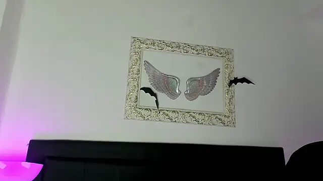 Lola Blondie online show from 10.28.25