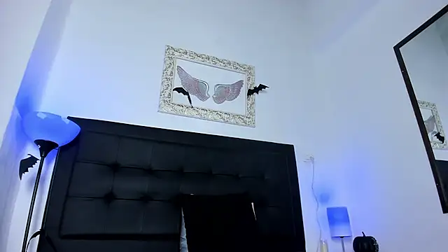 Lola Blondie online show from 11.05.25