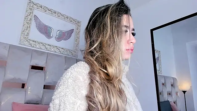 Lola Blondie online show from 11.24.25