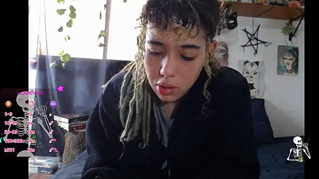 Snapshot of 420mussa chatting on 11.04.25 420mussa online show from 11.04.25