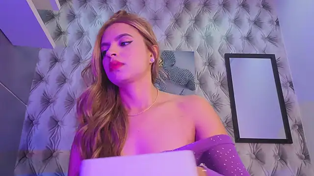 Snapshot of _Gabytaylor chatting on 10.04.25 Gabytaylor online show from 10.04.25