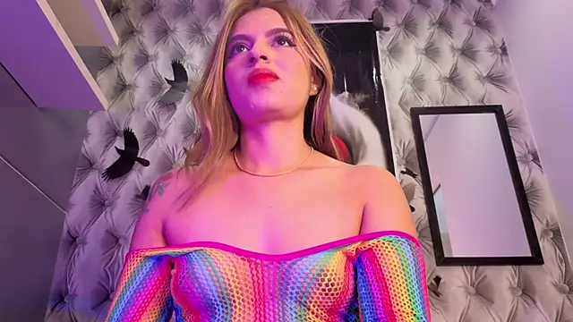 Snapshot of _Gabytaylor chatting on 10.15.25 Gabytaylor online show from 10.15.25