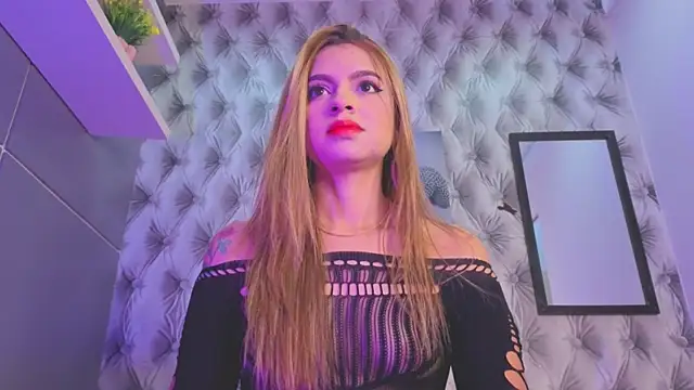 Snapshot of _Gabytaylor chatting on 11.10.25 Gabytaylor online show from 11.10.25