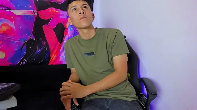 MAXXY CUTE online show from 03.13.25