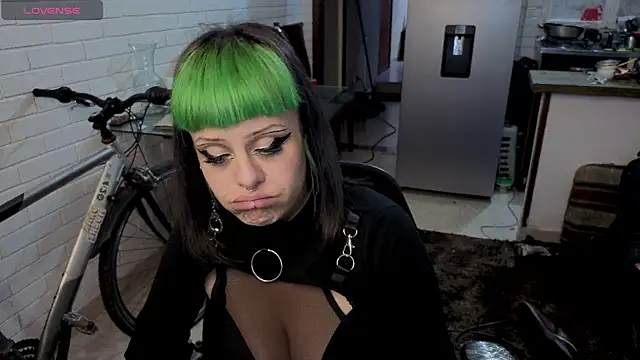 freyaa sorcerees online show from 11.13.25