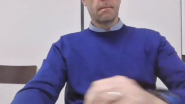 Snapshot of Simon_76 chatting on 12.01.25 Simon 76 online show from 12.01.25