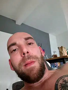 Snapshot of Smokeym123 chatting on 03.12.25 Smokeym123 online show from 03.12.25