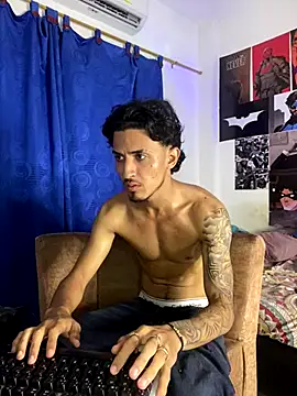 Snapshot of Zayn_kane chatting on 10.31.25 Zayn kane online show from 10.31.25