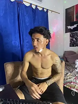 Snapshot of Zayn_kane chatting on 11.20.25 Zayn kane online show from 11.20.25