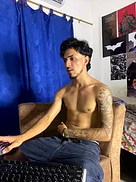 Snapshot of Zayn_kane chatting on 11.23.25 Zayn kane online show from 11.23.25