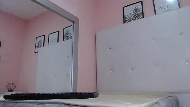 willow smitt online show from 09.30.25