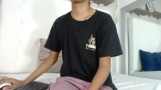 willow smitt online show from 10.30.25