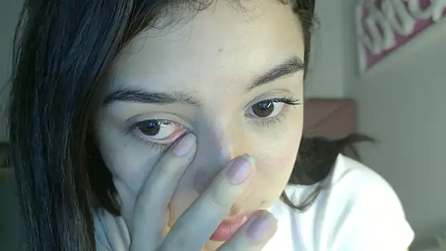 Snapshot of eva_sin18 chatting on 04.18.26 eva sin18 online show from 04.18.26