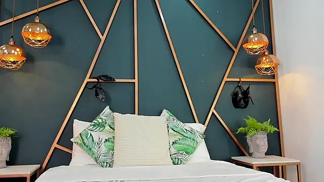 Lia Valmont online show from 03.20.26