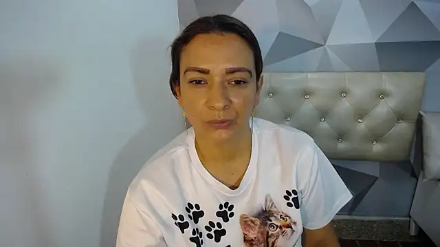 Milf-Prettyboobs online show from 11.20.25