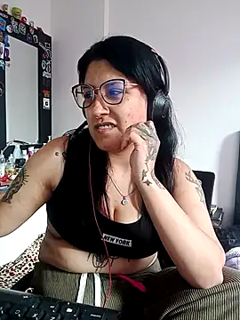 Snapshot of DaniPoison chatting on 11.06.25 DaniPoison online show from 11.06.25