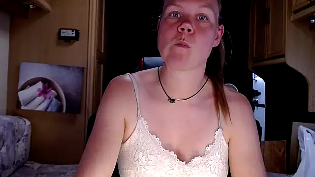 CallMeMaria online show from 01.04.25