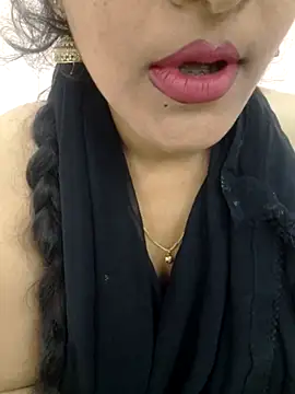 Snapshot of priya_00143 chatting on 11.16.25 priya 00143 online show from 11.16.25