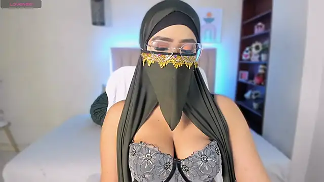 Sasha Anaan online show from 10.14.25