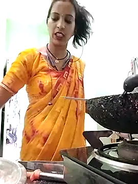 Hotty-Nidhi online show from 03.17.25