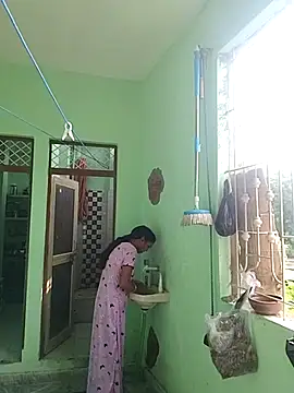 Hotty-Nidhi online show from 09.18.25