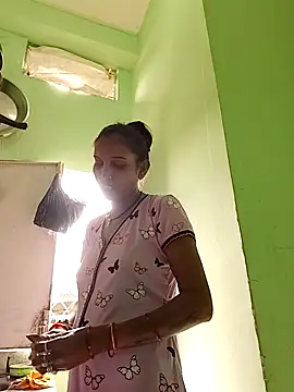 Hotty-Nidhi online show from 10.20.25