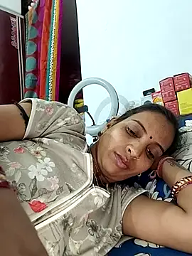 Snapshot of Hotty-Nidhi chatting on 04.08.26 Hotty-Nidhi online show from 04.08.26