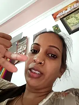 Snapshot of Hotty-Nidhi chatting on 04.13.26 Hotty-Nidhi online show from 04.13.26