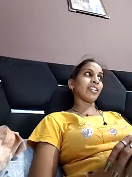 Snapshot of Hotty-Nidhi chatting on 05.18.26 Hotty-Nidhi online show from 05.18.26