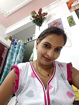 Hotty-Nidhi online show from 07.02.26