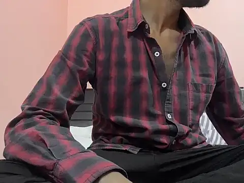 Snapshot of yours_devil__ chatting on 11.04.25 yours devil online show from 11.04.25