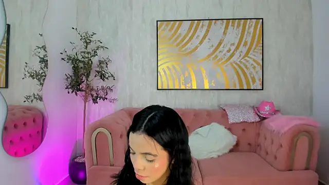 Snapshot of Krissi_latore chatting on 05.15.26 Krissi latore online show from 05.15.26
