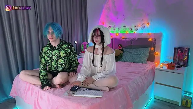 Snapshot of h3ntai_baby chatting on 10.23.25 h3ntai baby online show from 10.23.25