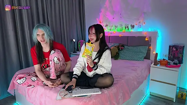 Snapshot of h3ntai_baby chatting on 10.29.25 h3ntai baby online show from 10.29.25