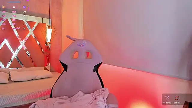 Snapshot of adara_evanss chatting on 11.04.25 adara evanss online show from 11.04.25