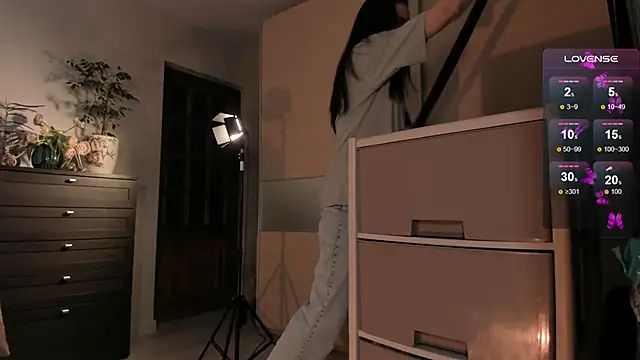 Snapshot of Viki_Bellson chatting on 03.13.25 Viki Bellson online show from 03.13.25