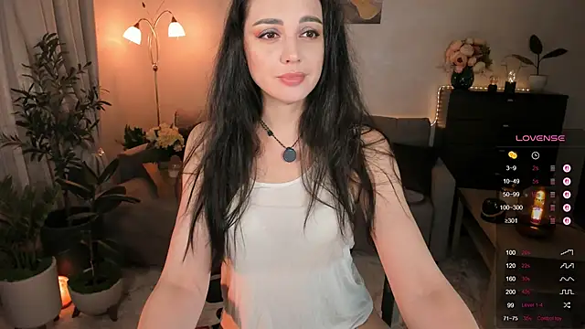 Snapshot of Viki_Bellson chatting on 11.16.25 Viki Bellson online show from 11.16.25